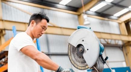 月薪八千转身一万 传统制造业与互联网生活服务的人才争夺战